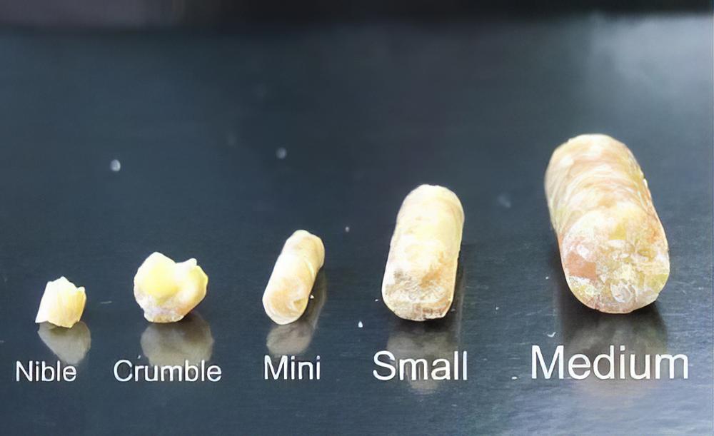 Pellet side-by-side size comparison, 
for Roudybush 
Avian Diets.