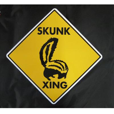 Sign Skunk Xing 12 x 12 inch Aluminum Click for larger image